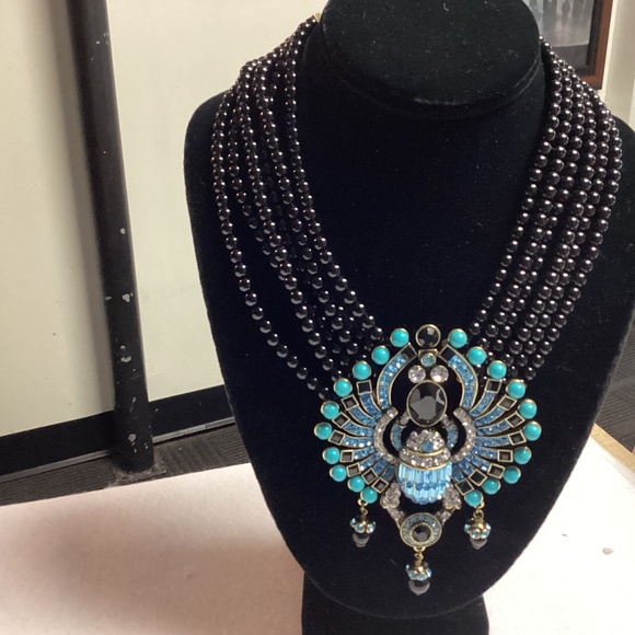 HEIDI DAUS  Stunning SCARAB “ FAR CRY FROM SHY “ BOXED NECKLACE. NIB - Picture 2 of 11